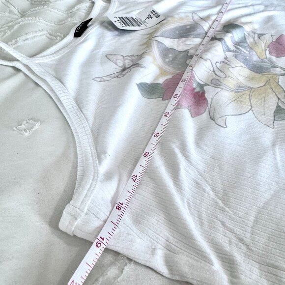 Torrid Floral Butterfly Cropped Tee NWT Size 2(18-20) - Picture 6 of 7